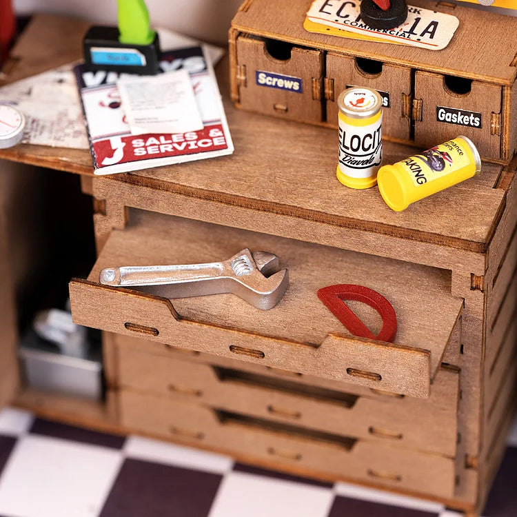 Storm Time Store | Garage Workshop - Image 3