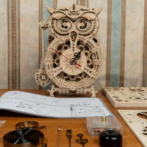 Alternative view of Storm Time Store | Owl Clock